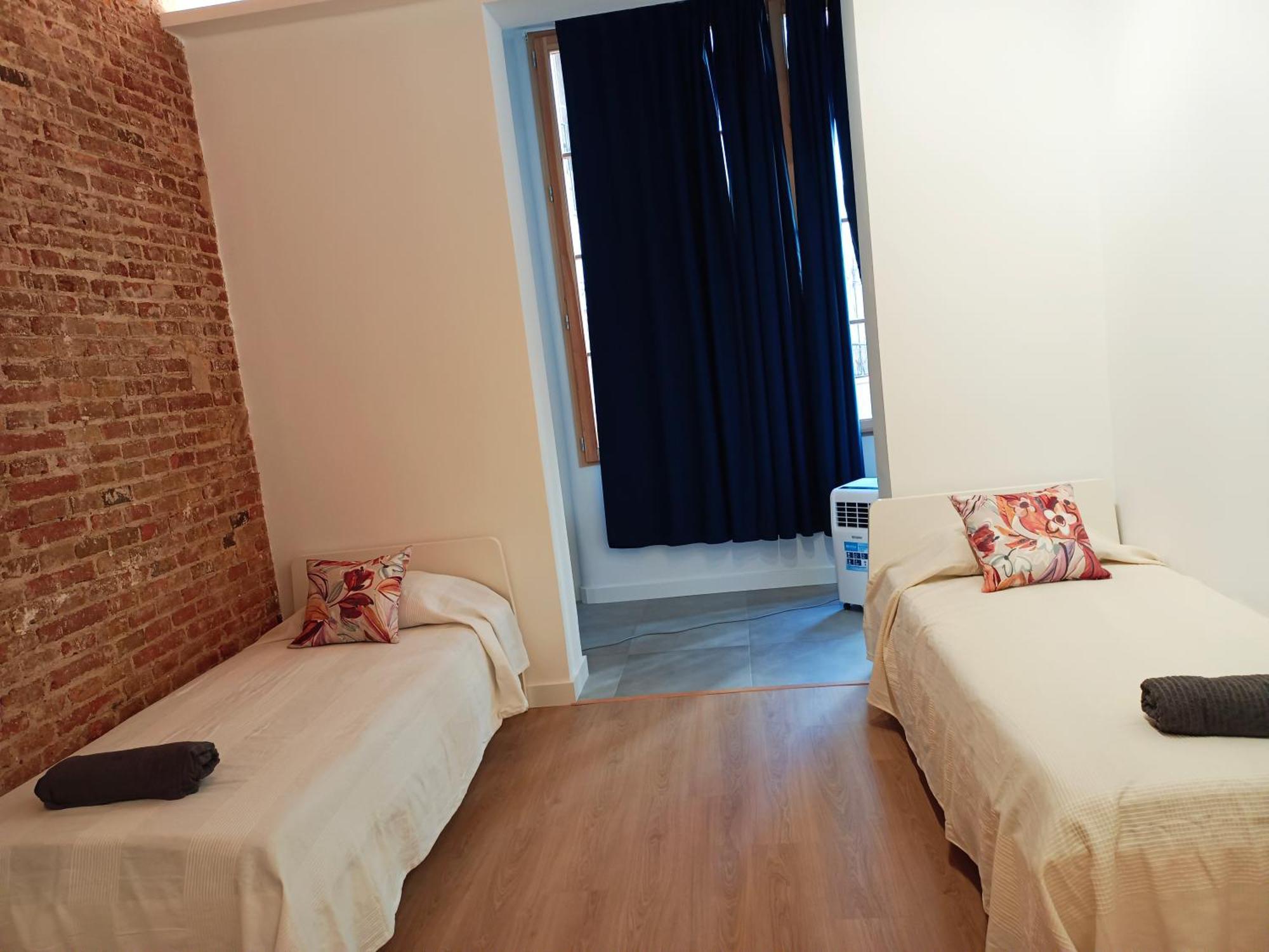 By Universitat Private Rooms Barcelona Exterior foto
